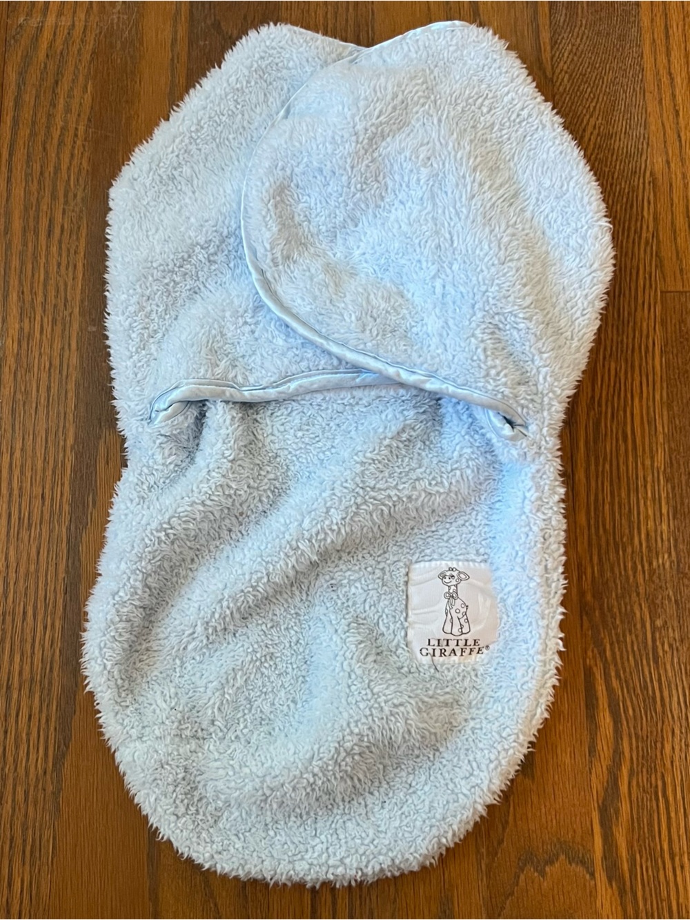 Little giraffe swaddle blue chenille soft like a blanket